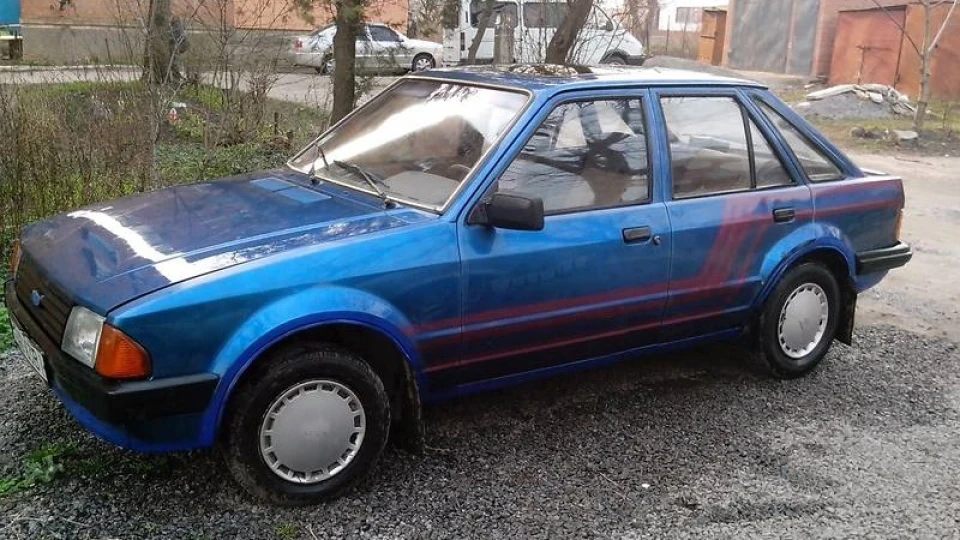 Ford Escort 2