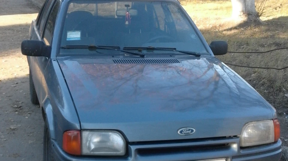 Ford Escort 2