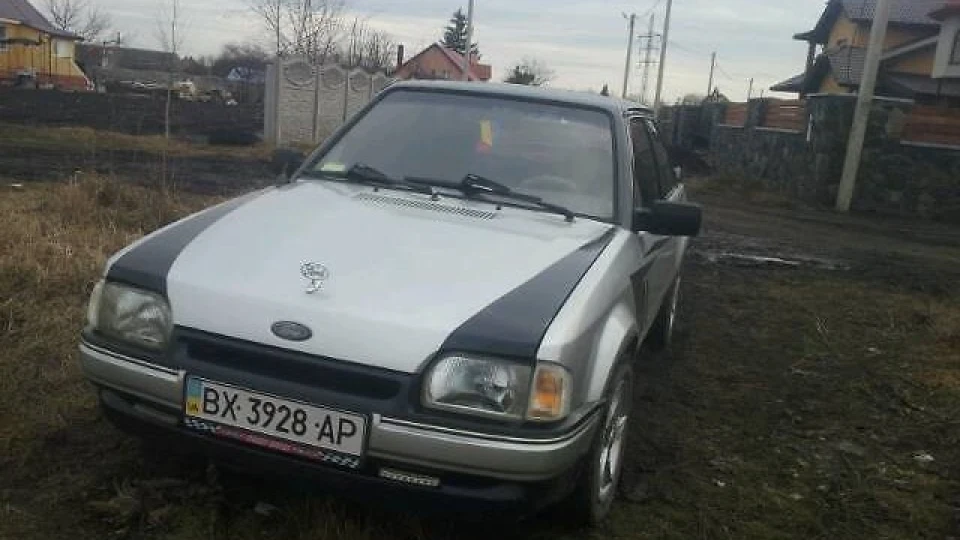 Ford Escort 2