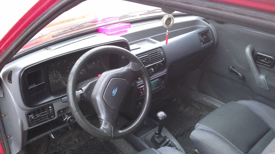 Ford Escort 2