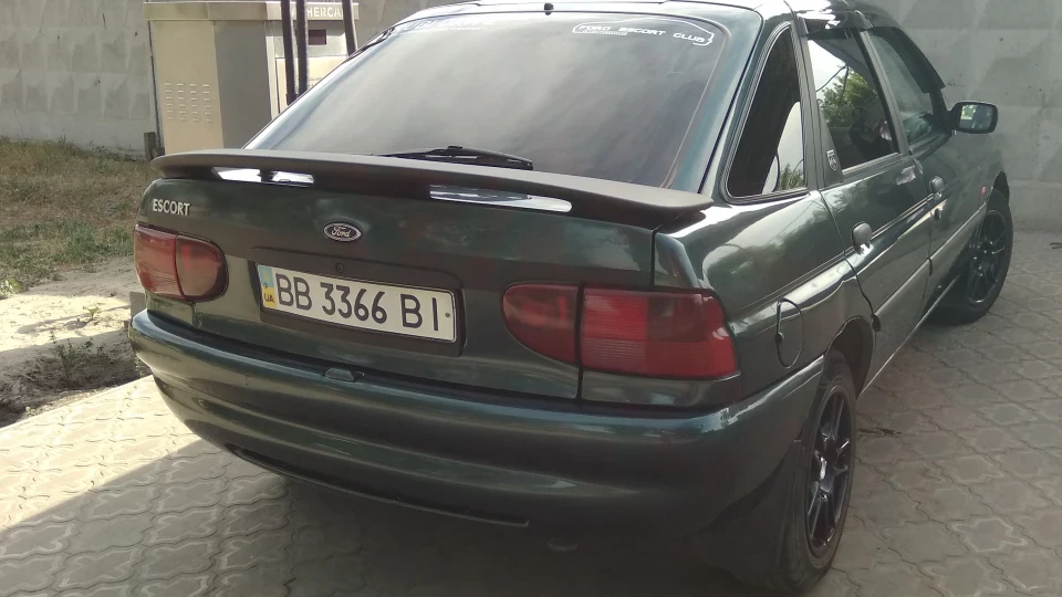 Ford Escort 1.3 EFI 3