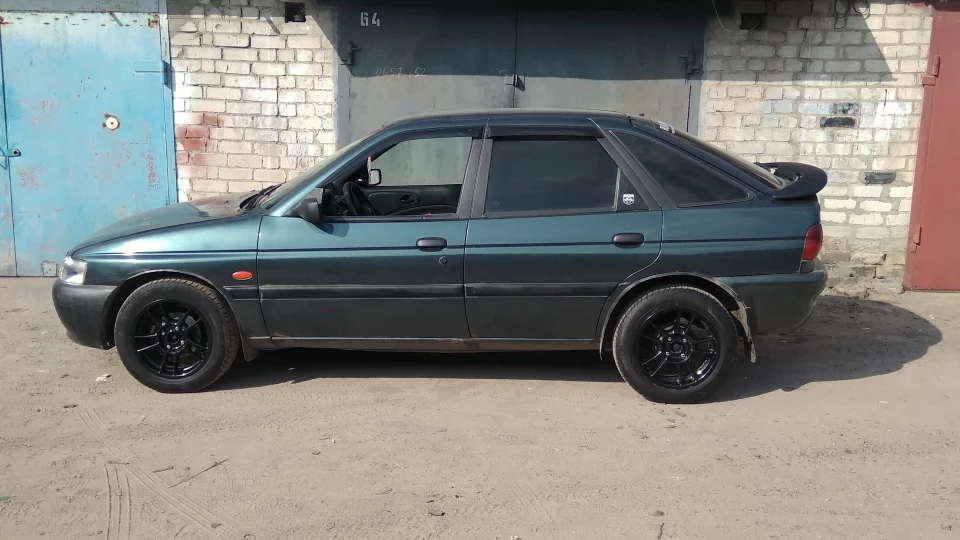 Ford Escort 1.3 EFI 4