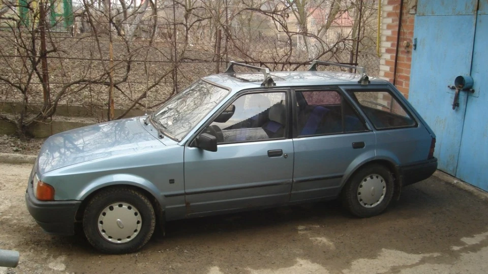 Ford Escort 1,3 карб