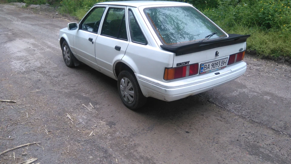 Ford Escort 1.3 2