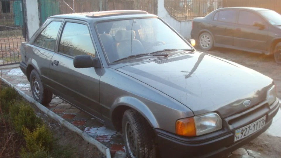 Ford Escort 1.4 бензин