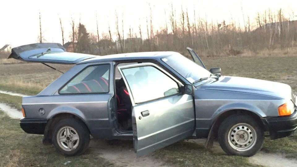Ford Escort 1.4 CL WEBER 2