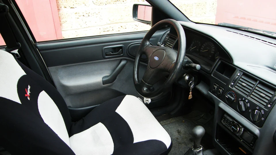 Ford Escort 1.6 CLX 2