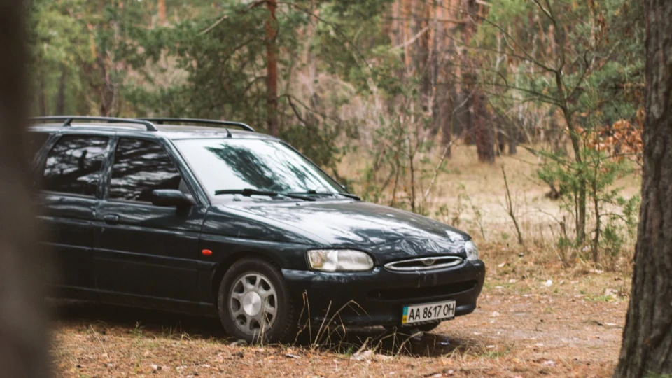 Ford Escort 1.6 Zetec Ghia Turnier 3