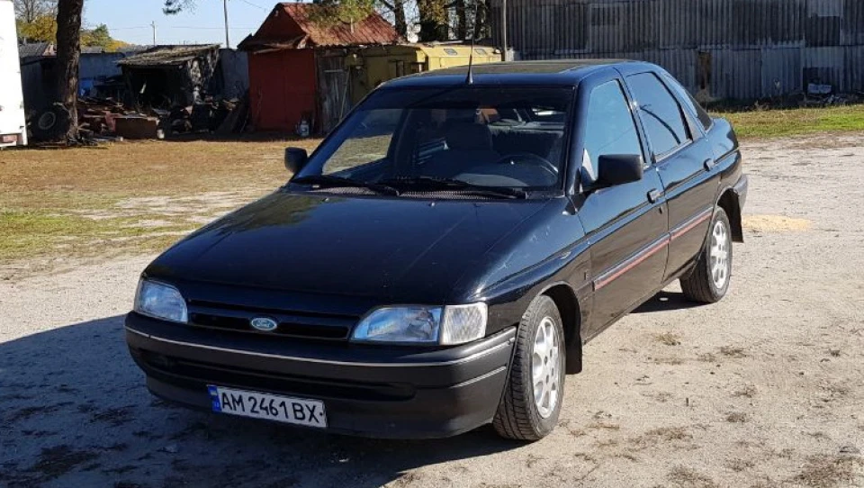 Ford Escort 1.6 2
