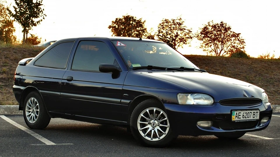 Ford Escort 1.6i "Ozon" 4