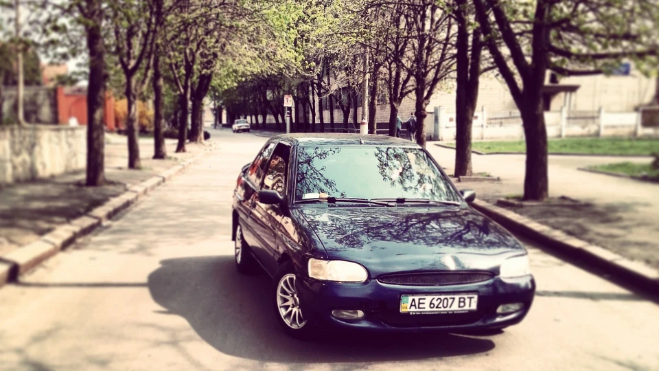 Ford Escort 1.6i "Ozon" 5
