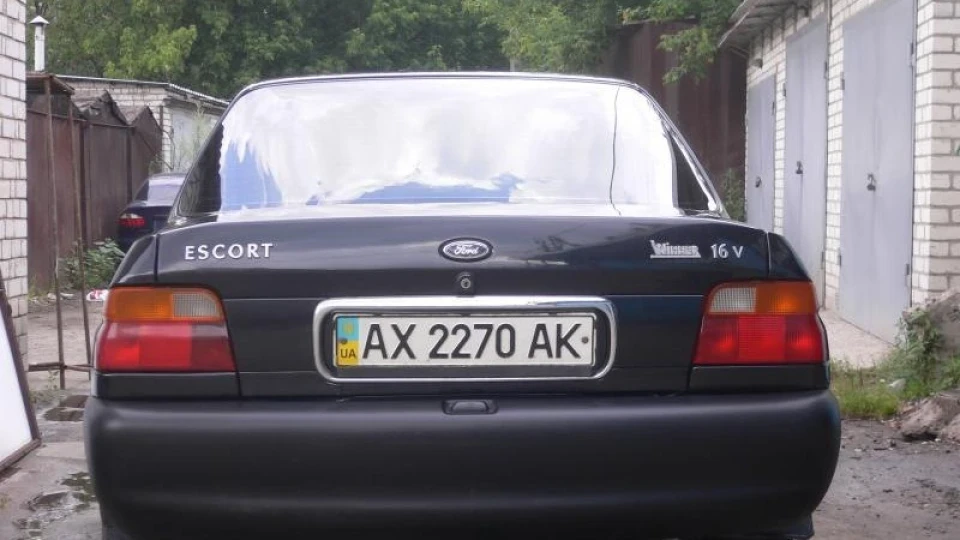 Ford Escort 1.6i V16 ==DarkStealth== 2