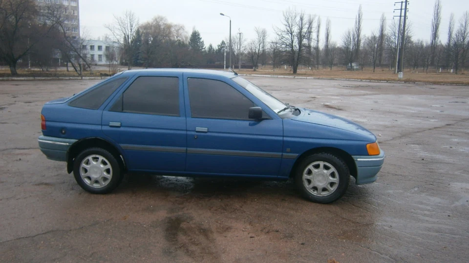 Ford Escort 1.6i 2