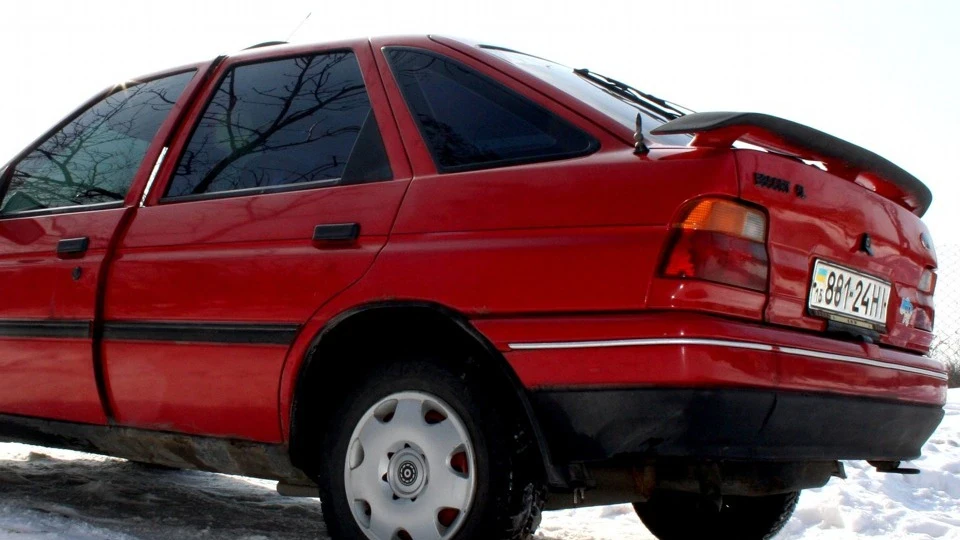 Ford Escort 1,6i 5