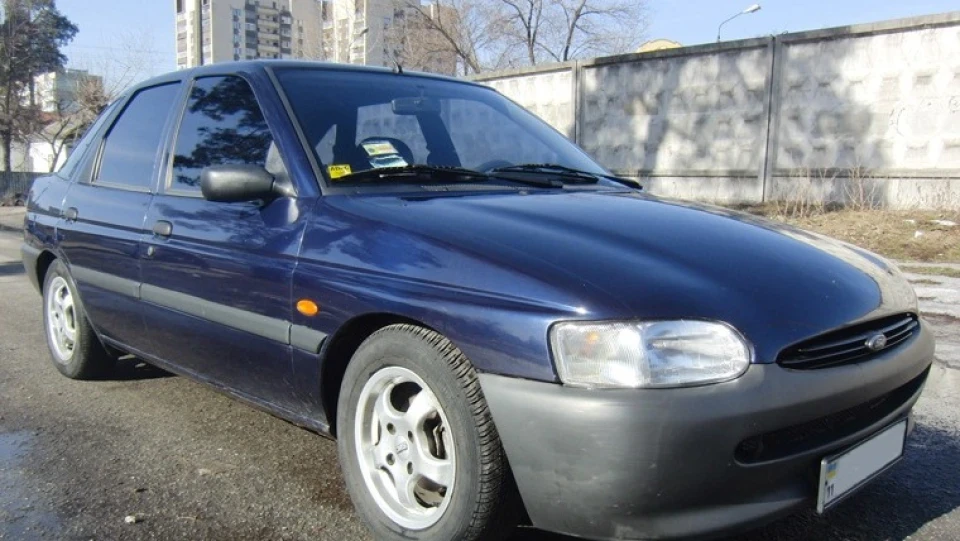 Ford Escort 1.6Zetec16V,5д,хчб,бенз 2