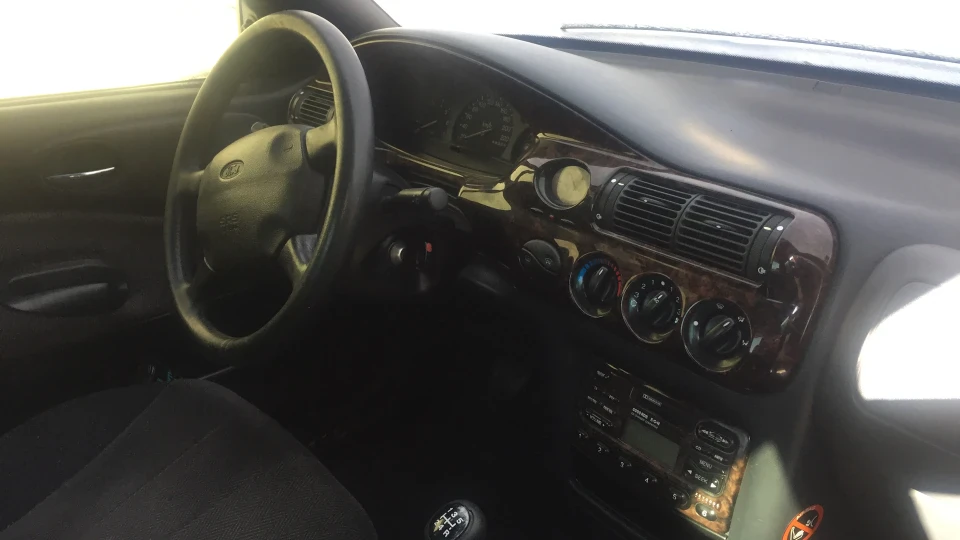 Ford Escort 1.8 4