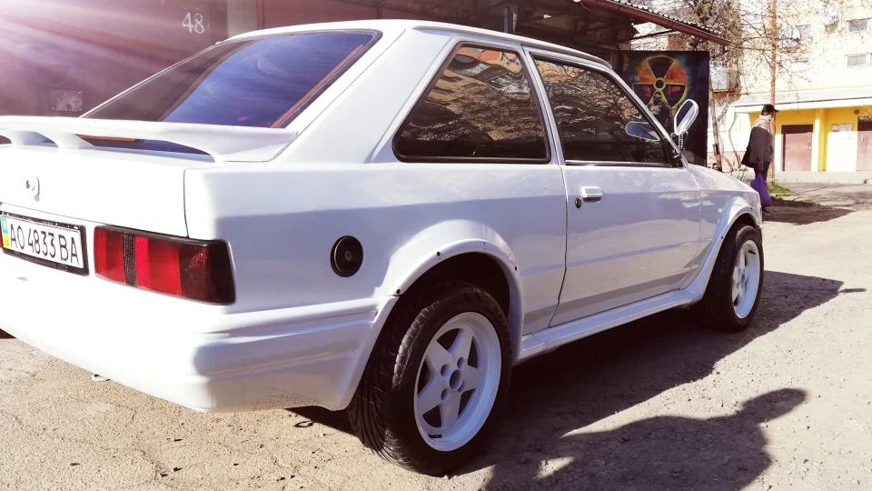 Ford Escort 8) 3
