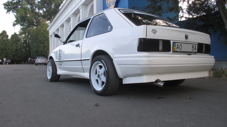 Ford Escort 8) 5