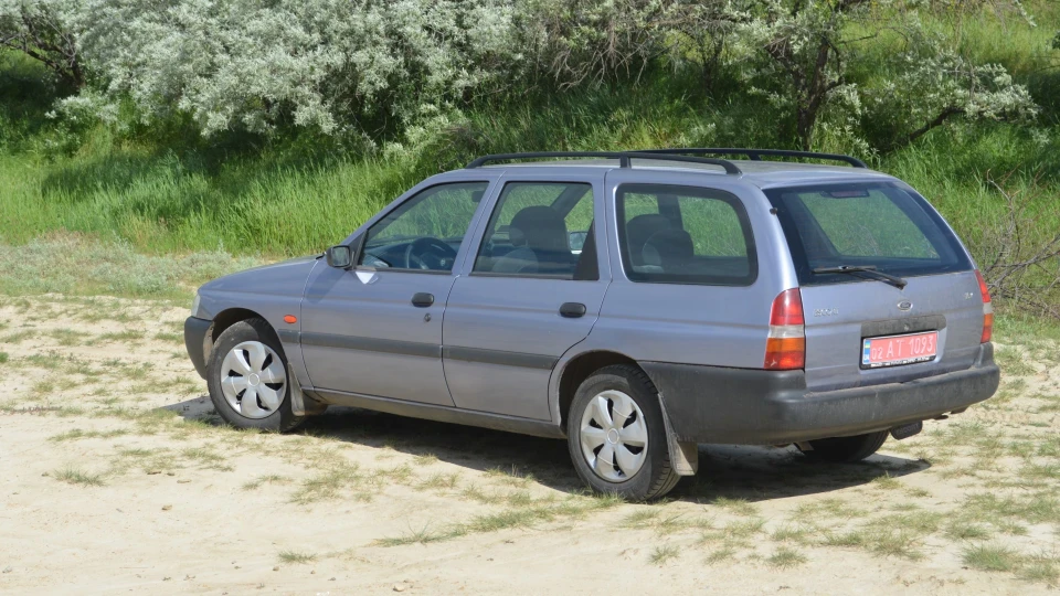 Ford Escort "assistant" 4