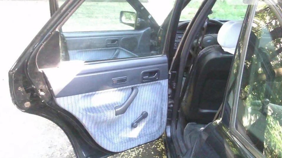 Ford Escort Black CLX 3
