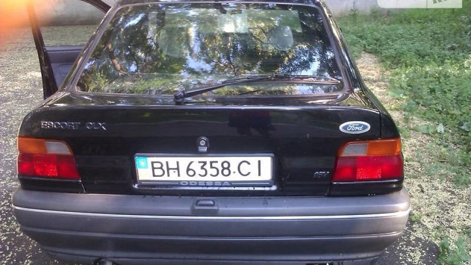 Ford Escort Black CLX 5