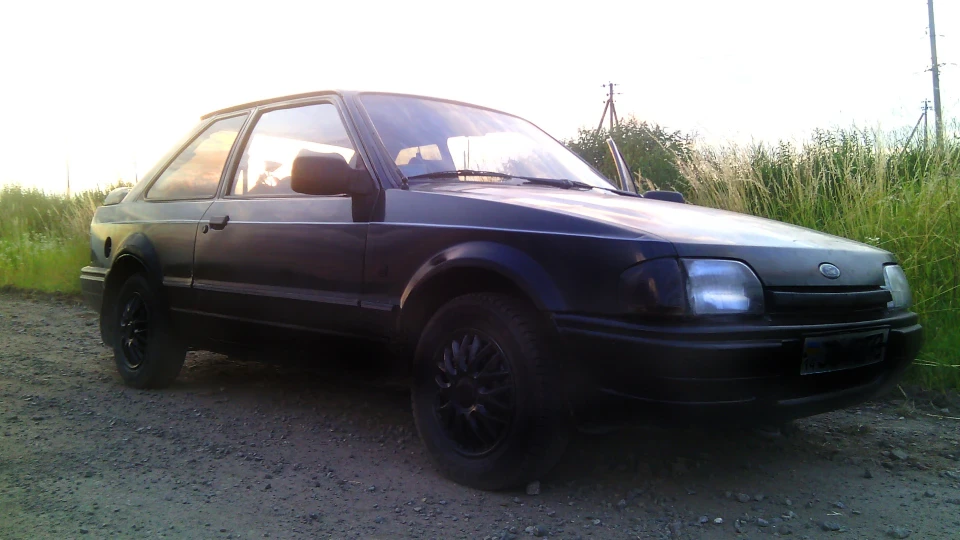 Ford Escort Чорноока 2