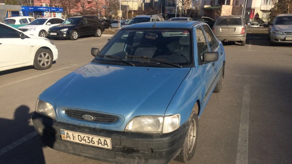 Ford Escort CLX 16V 3
