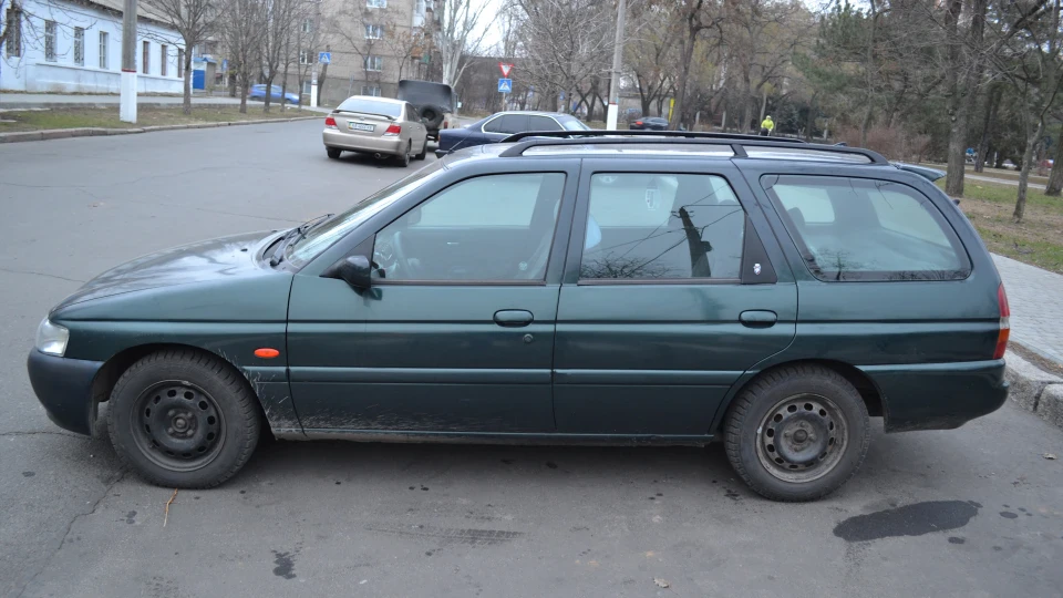 Ford Escort Ghia Варяг 3