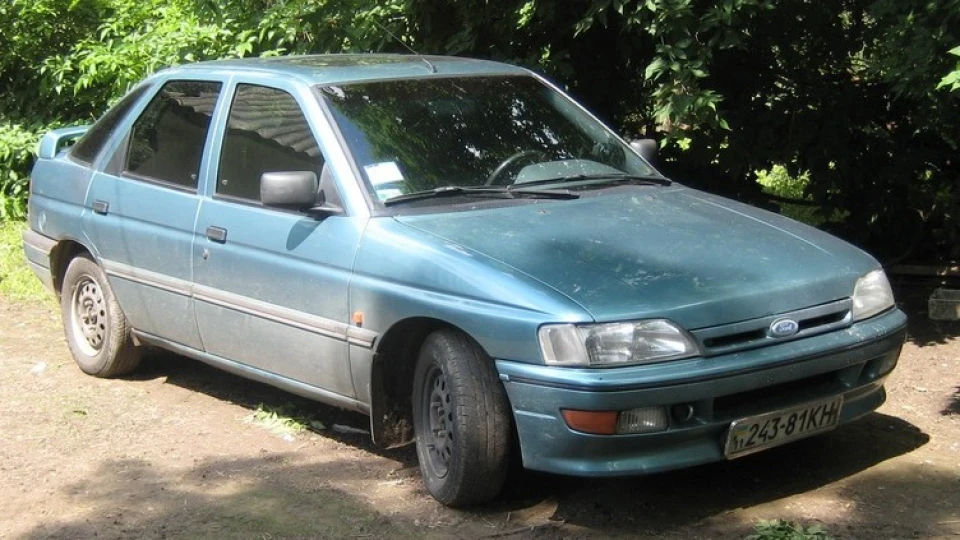 Ford Escort Ghia 2