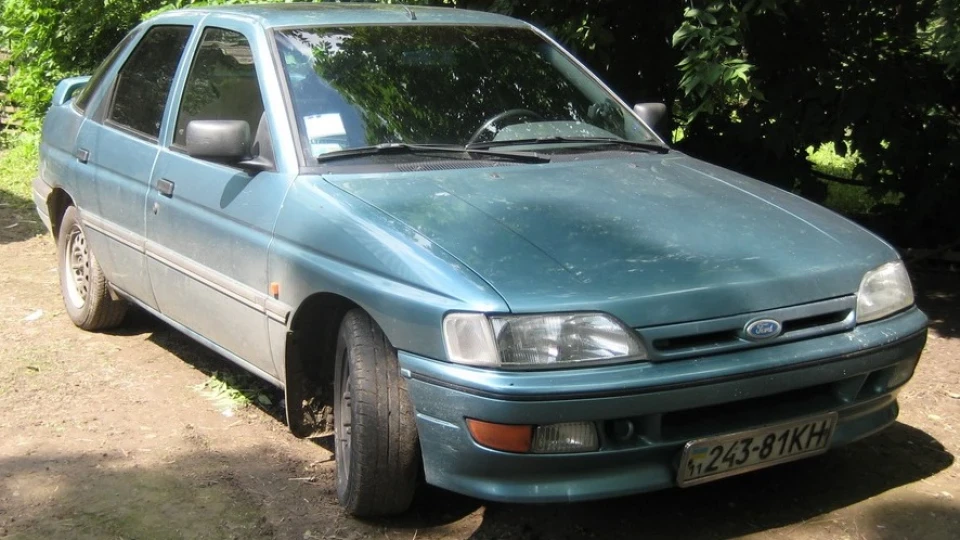 Ford Escort Ghia 3