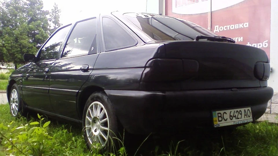 Ford Escort Ghia 3