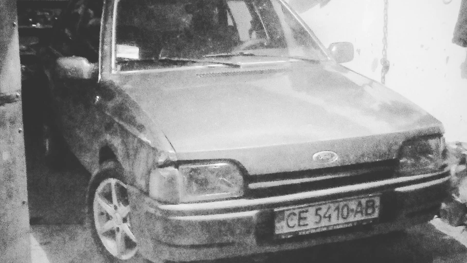Ford Escort Ghia 2