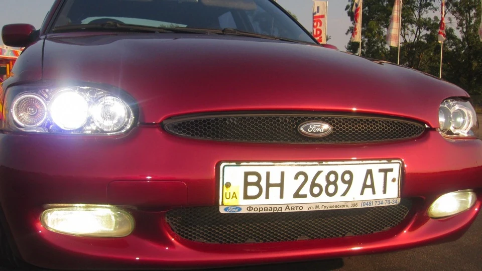 Ford Escort Ghia㋡ 4