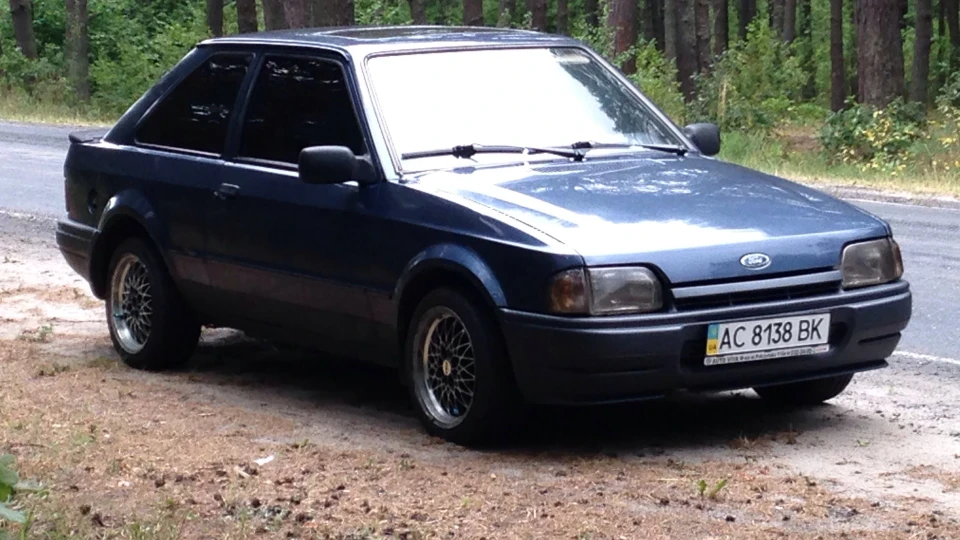 Ford Escort "Hot Hatch Сoupe" 2
