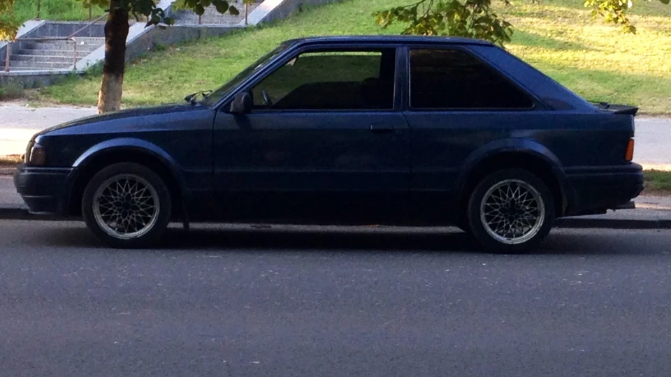Ford Escort "Hot Hatch Сoupe" 3