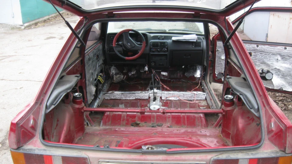Ford Escort Червоний 1,4 CVH 4