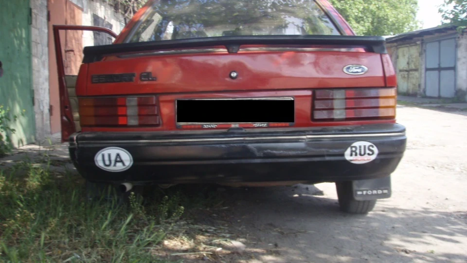Ford Escort червоний металік 2