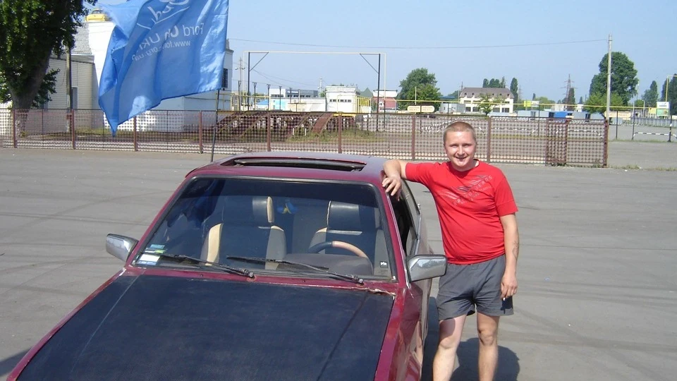 Ford Escort червоний металік 2