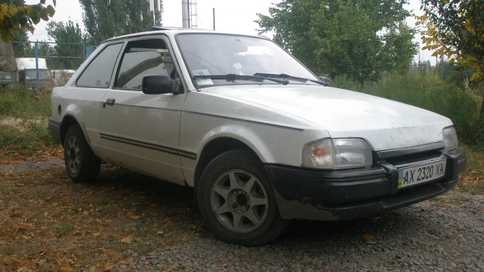Ford Escort Малюк ) 2