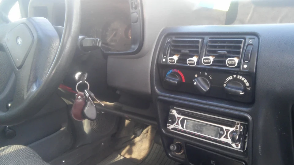 Ford Escort дрібний-_- 2