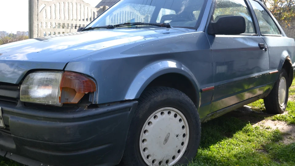 Ford Escort дрібний-_- 4