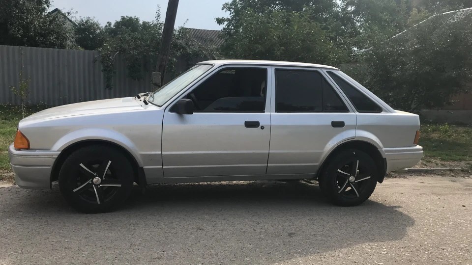 Ford Escort Мертве відро 3