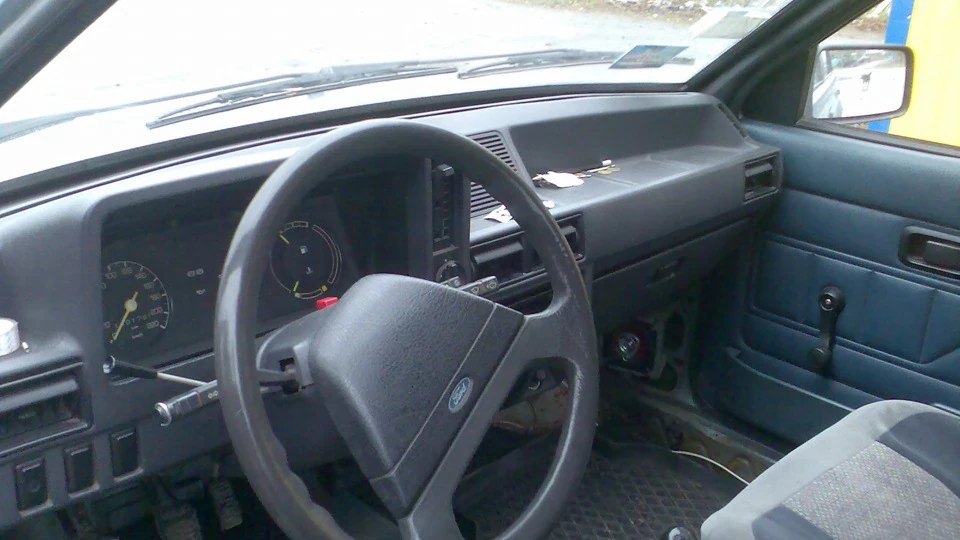 Ford Escort mini mustang 4
