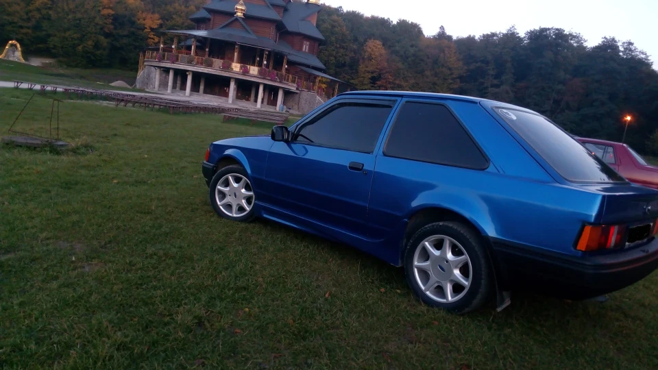 Ford Escort MK4 Blue Racing ВЗАЄМНИЙ 5
