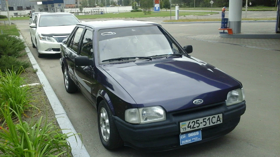 Ford Escort mk4 "Violet Lord" 3