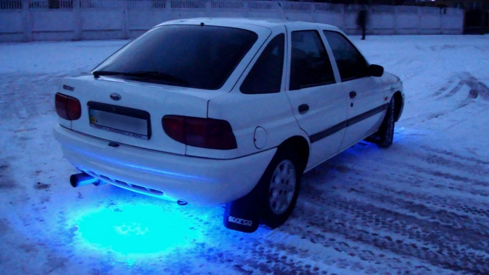 Ford Escort mk7 Ghia 2