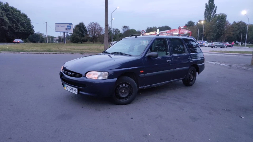 Ford Escort mk7 4