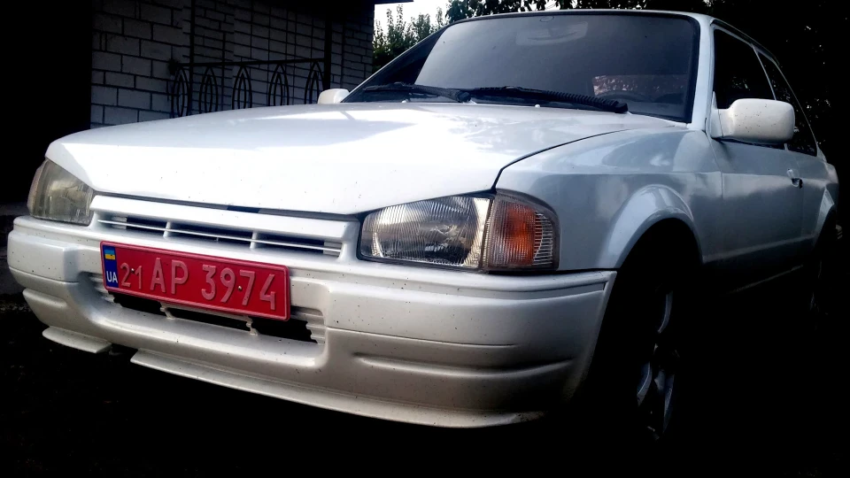 Ford Escort дуже білий МК4 3