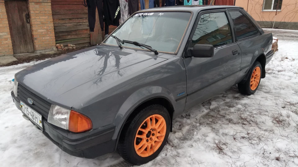 Ford Escort Перспективна табуретка