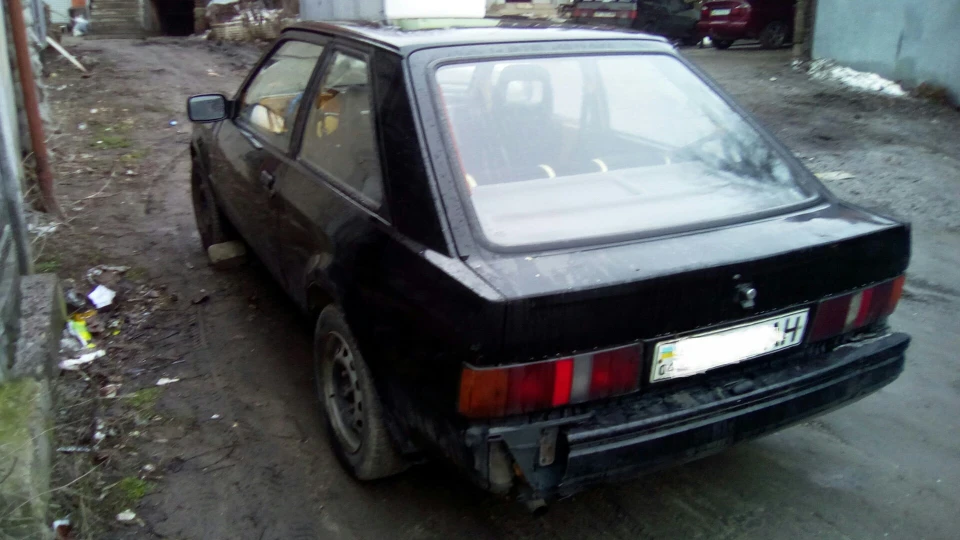 Ford Escort приїхала машина на болти 4